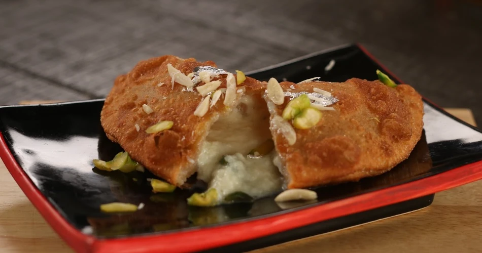 10 Weirdest Foods You Can Try in Dubai